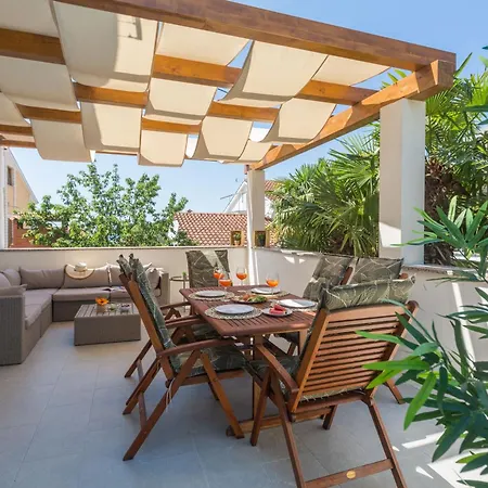 Radovan 3 Mit Meerblick In Strandnaehe Apartment Porec