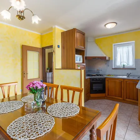 Radovan 3 Mit Meerblick In Strandnaehe Apartment Porec