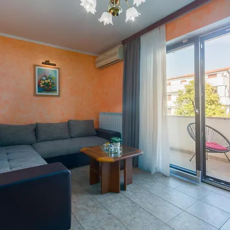 Radovan 3 Mit Meerblick In Strandnaehe Apartment